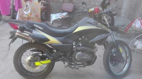 Moto keeway 200 año 2015