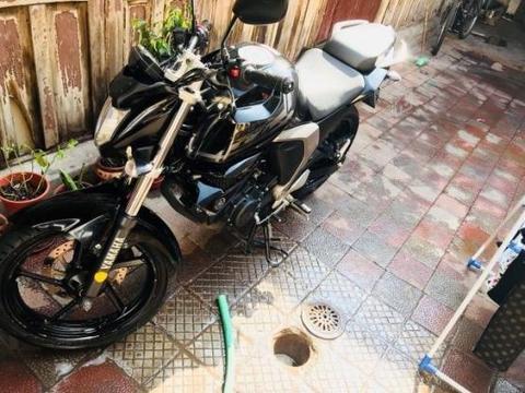 Moto Yamaha fzn150