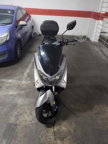 moto yamaha nmax 155cc
