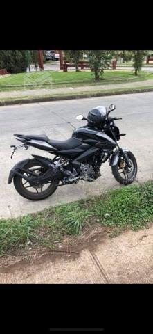 Moto bajaj pulsar NS200FI (versión inyectada)