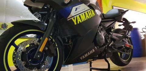 moto Yamaha XJ6F XJ6