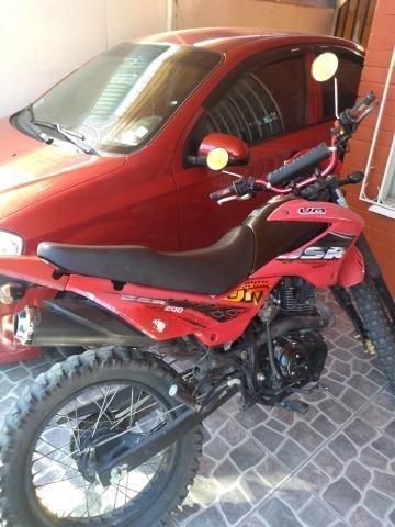 Moto UM dsr 200