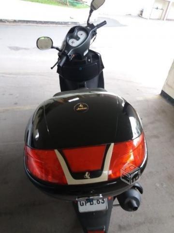 moto scooter Kinlon Falcón 150