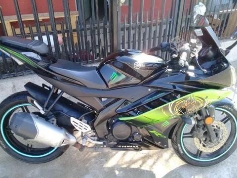 Moto Yamaha r15