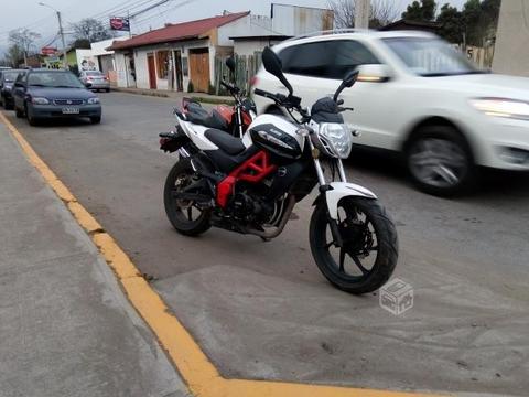 Moto Um xtreet 230R