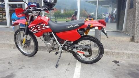 Moto Honda XL 200