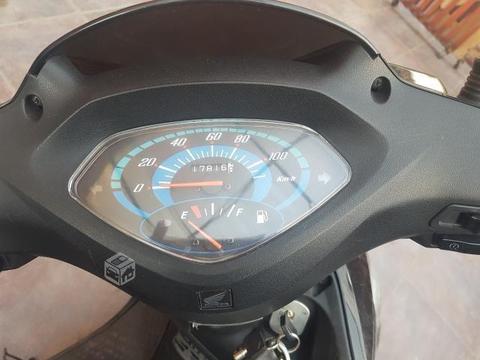 moto Honda élite 125 poco uso