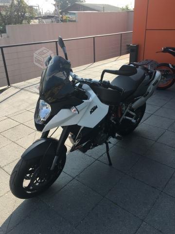 Moto KTM 990 SMT como nueva