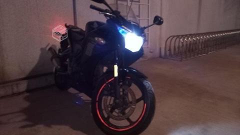 HONDA CBR 250 R con GPS, al dia