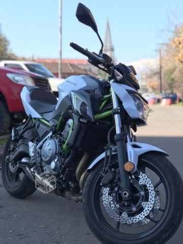 Kawasaki Z650 ABS 2018 con 3000 kms