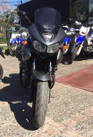 YAMAHA TDM 900 año 2010