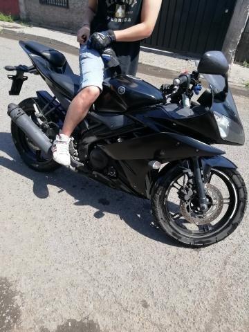 Yamaha R15 2015