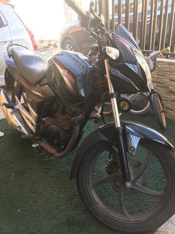 moto modelo Suzuki gs150r año 2016 liberada