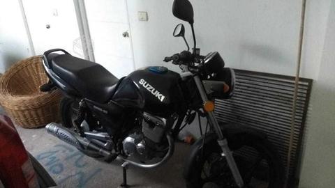 Moto minimo uso Moto Suzuki EN125-2A