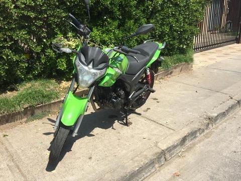 Linda Moto 150cc Único dueño Todo al Día Año 2016