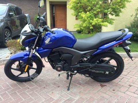 Honda Invicta CB 150, Año 2015