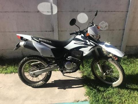 Moto Honda Tornado XR