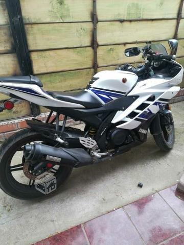 Moto Yamaha R15