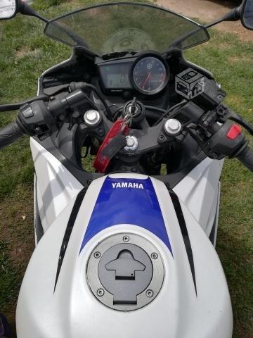 Moto r15 edición ltda