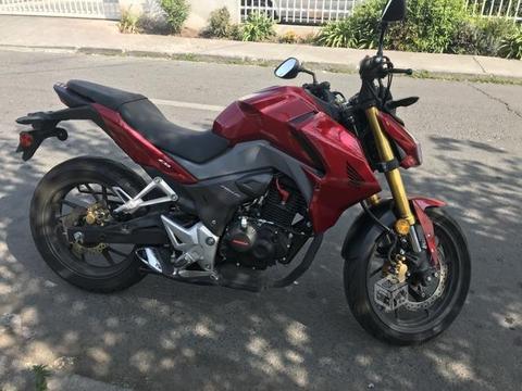 Moto Honda Cbr190 roja