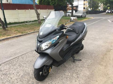 Moto Suzuki Burgman 400
