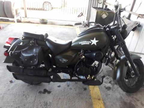 Moto um renegade commando 200