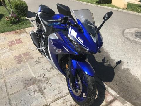 Motocicleta Yamaha R3