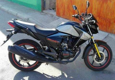 Moto honda invicta cb 150cc casi nueva