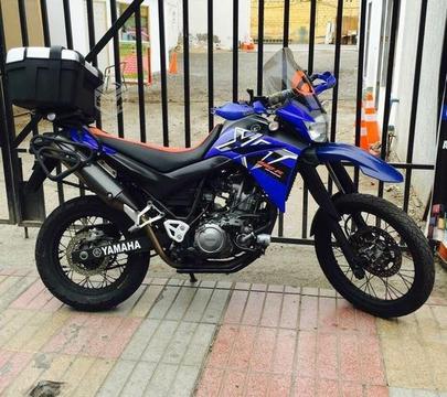 Moto Yamaha XT660R color azul