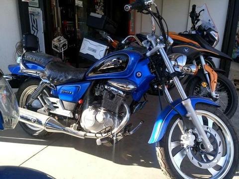 Suzuki gz150 intruder 2018 480km de uso