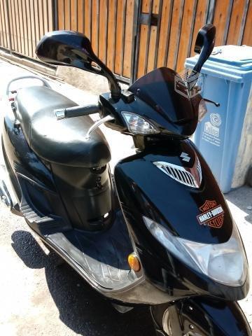 Moto. Scooter suzuki an 125 año 2013