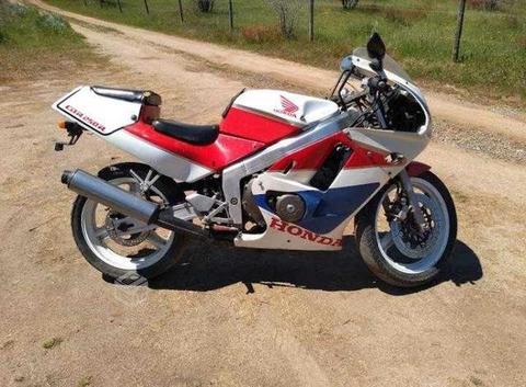 Honda cbr 250r mc19