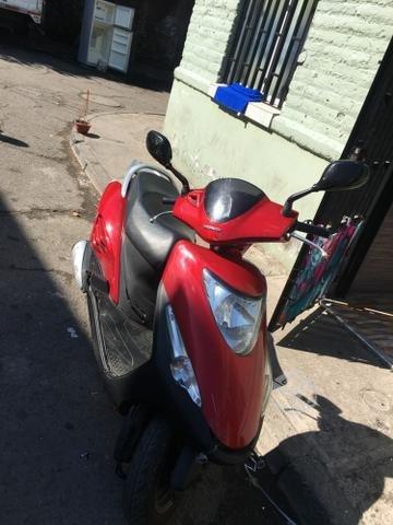 Honda elite 125 Rojo. 14000km