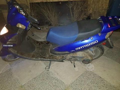 Moto um matrix 150