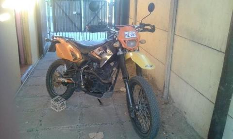 Moto dsf 200 año 2013