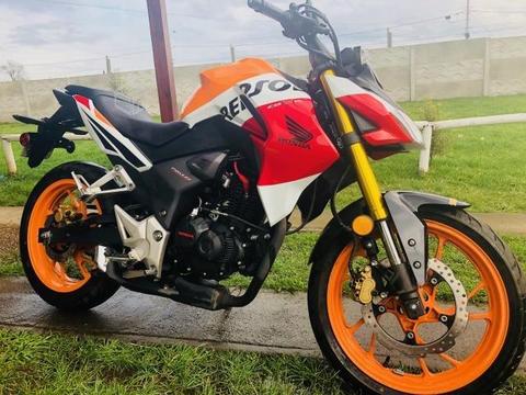 Moto honda cb190 repsol 2018
