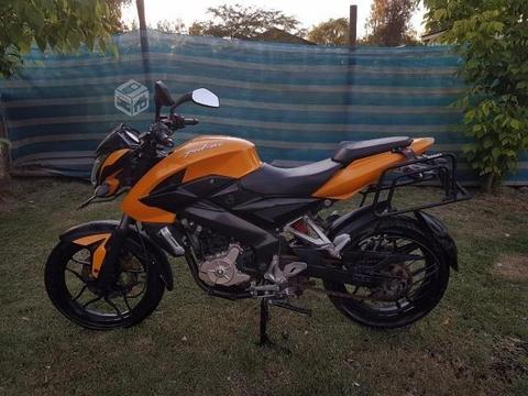 Pulsar bajaj ns 200