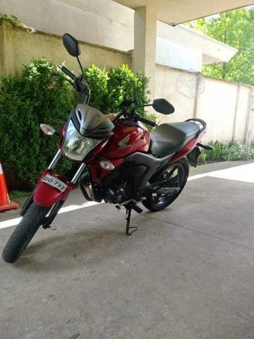 Moto honda invicta 2015