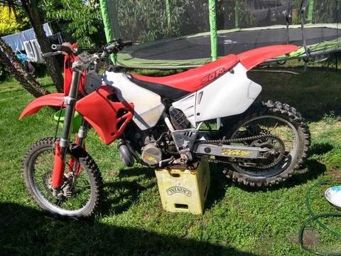 Cr 250r andando al 100