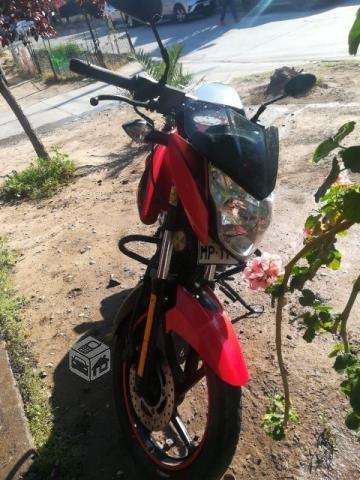 Moto pulsar 135