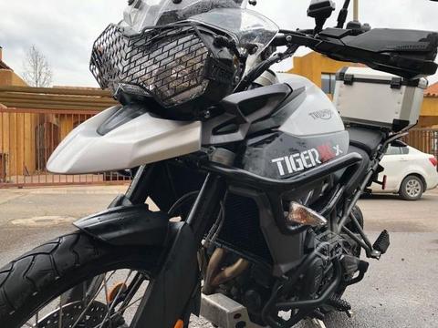 Triumph Tiger 800 xcx 2017 MUY EQUIPADA OPORTUNIDA