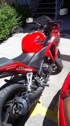 Moto Honda cbr 250 r