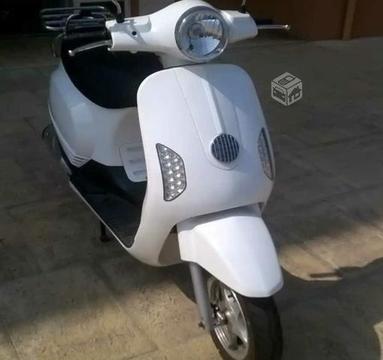 Moto maple tipo Vespa