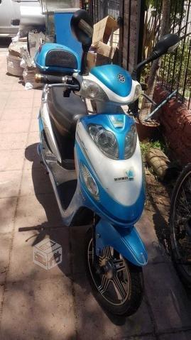 Moto Scooter Eléctrica - No requiere Licencia