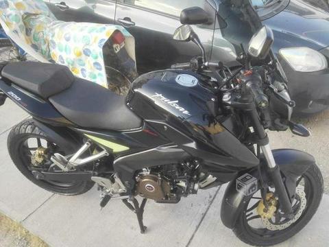 Moto Pulsar ns200