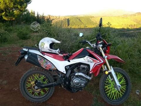 Motorrad 250 crf