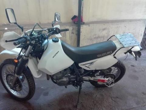 Moto Suzuki DR 650 2012