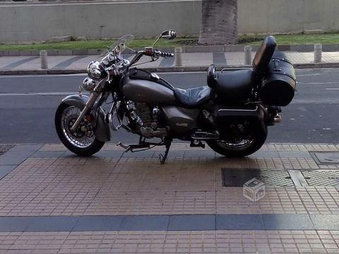 Moto UM 200