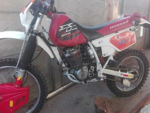 Permuto honda XLR 250 año 1990 al día