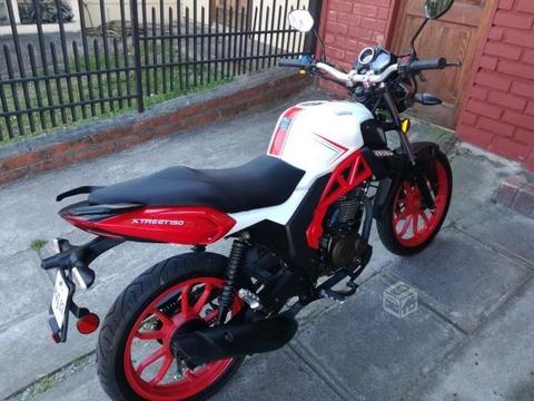 Moto UM Xtreet 150